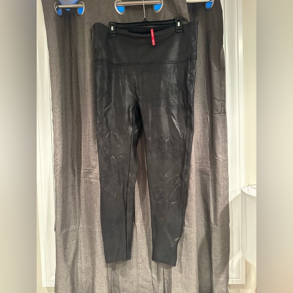 SPANX Faux Leather Legging - Picture 2 of 4